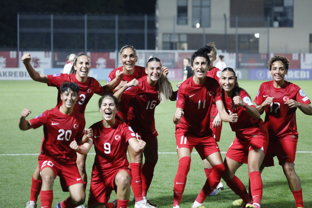 Gürcistan karşısındaki galibiyetimizin en güzel anları! #BizimÇocuklar 🇹🇷