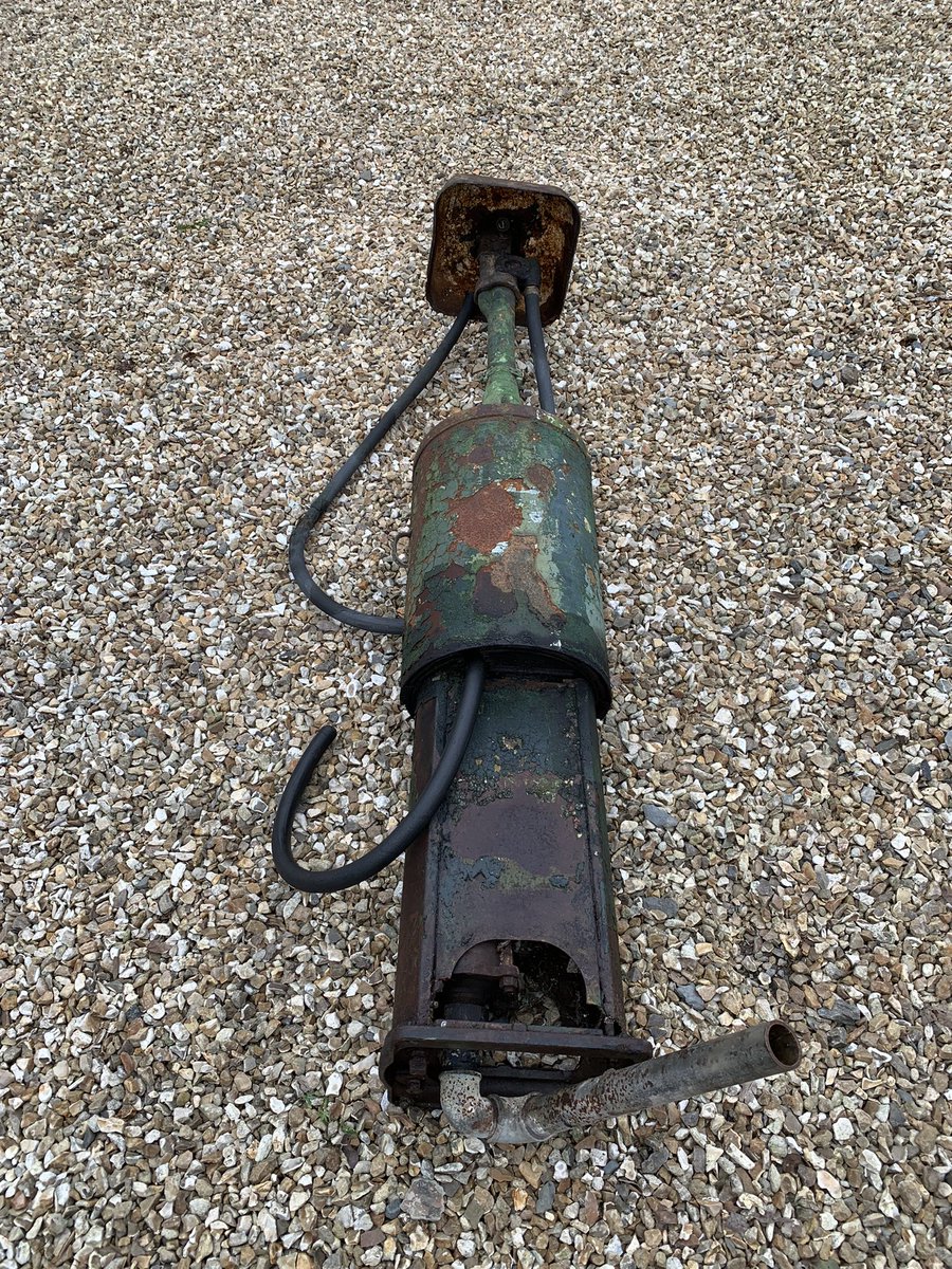 UKREST0RATI0N's tweet photo. UK Restoration’s latest fully restored client project. A 1920’s Bowser Sentry Petrol Pump restored to her original livery.
#restored #bowserpump #fullyrestored #vintage #vintagepetroliana #vintagepetrolpumps #vintagemotoring #petrolpumps #handcrankpetrolpump #fullinternals https://t.co/s2obcZc97Z
