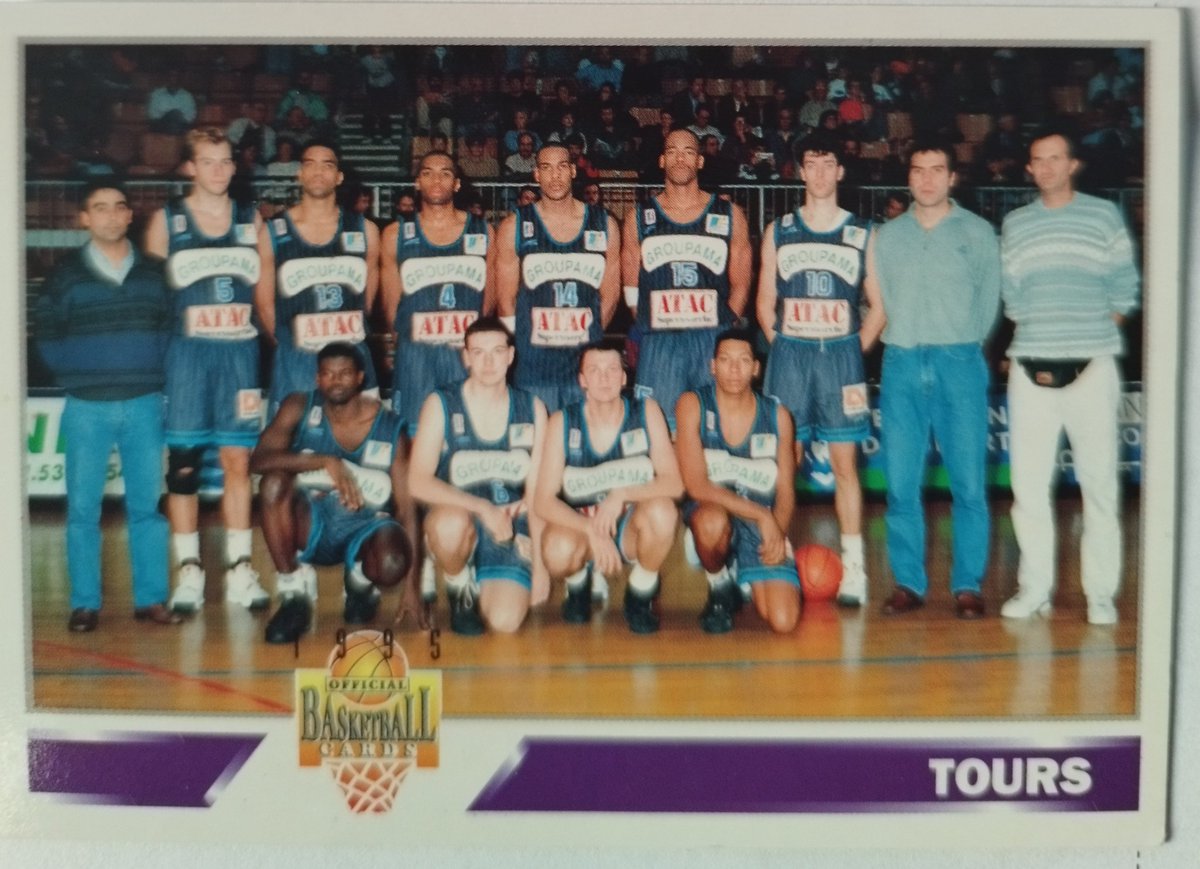 RetroBasket37's tweet photo. ❌ L'#instantretro 🏀
@LSVB85 / @tmb_toursbasket
Différentes cette fois, ma rencontre avec 𝐌𝐚𝐤𝐚𝐧 𝐃𝐢𝐨𝐮𝐦𝐚𝐬𝐬𝐢 lors de la saison 2021-22 qui voit la victoire de Tours. Ancien du #ToursBC et médaille 🥈au JO 2000. Il m'avait fait le plaisir de prendre la pose 🤣. https://t.co/etL7dJbAxx