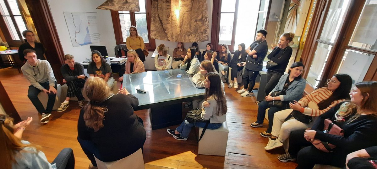 PuertoStaFe's tweet photo. ⚓ Hoy recibimos la visita de estudiantes de la carrera de comercio exterior, del sur de la provincia. https://t.co/J5EgZ8IBBf