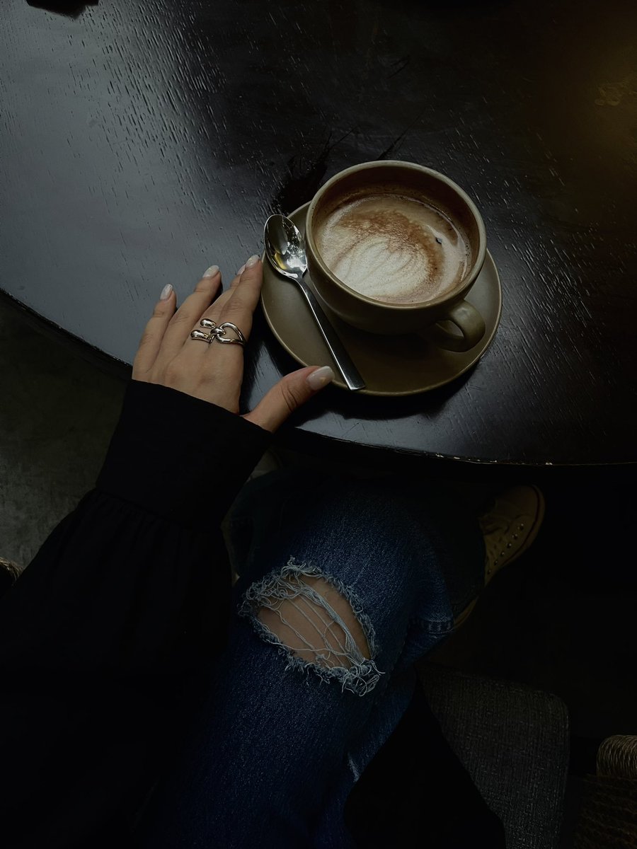 مهتابــ tweet media