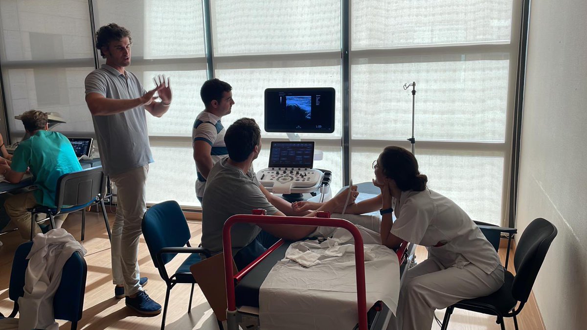 cot_hsll's tweet photo. Espectacular curso de ecografía e infiltración músculo-esquelético para nuestros resis y adjuntos, organizado por nuestro compañero Dr. Javier Perelló. Seguimos haciendo docencia. @SonLlatzer @cot_hsll @ibsalut https://t.co/LPnHqOipSZ