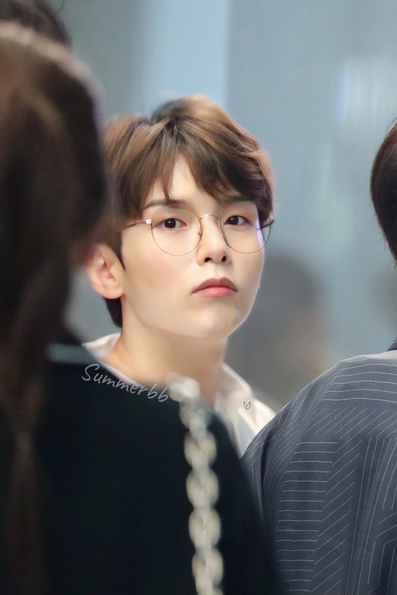 230922 출국

귀여워서 한번만 보정 해봤는데ㅠㅠ잘 안될것 같기도…아무튼 이쁘고 귀여워요🫶🏻🥰

#려욱 #ryeowook