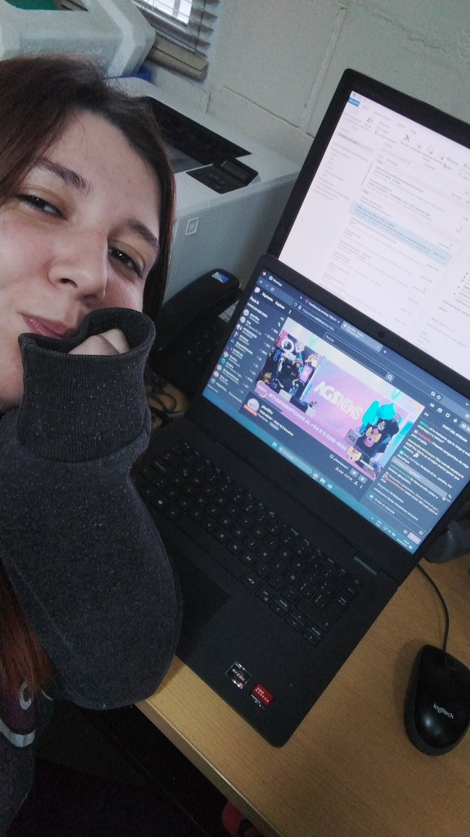 Lets_just_rock's tweet photo. @ArGameShow Los miro hasta en el laburo. Todo sea para la entrada de mi primer AGS ❤️ #TuMomentoAGS https://t.co/lTD7iXaMQz