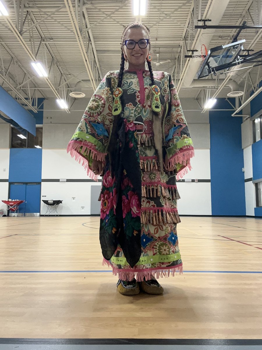 Robyn Michaud (@giwedinanangkwe) on Twitter photo Here this afternoon at <a href="/DesmondHDSB/">Viola Desmond Public School</a> school speaking to Grades 5-8 about the jingle dance, which is a healing dance of the Anishinaabe. This is the best medicine I could ask for at the end of what was a challenging week for so many. Students always remind you of your “why”. 🧡 Here this afternoon at <a href="/DesmondHDSB/">Viola Desmond Public School</a> school speaking to Grades 5-8 about the jingle dance, which is a healing dance of the Anishinaabe. This is the best medicine I could ask for at the end of what was a challenging week for so many. Students always remind you of your “why”. 🧡