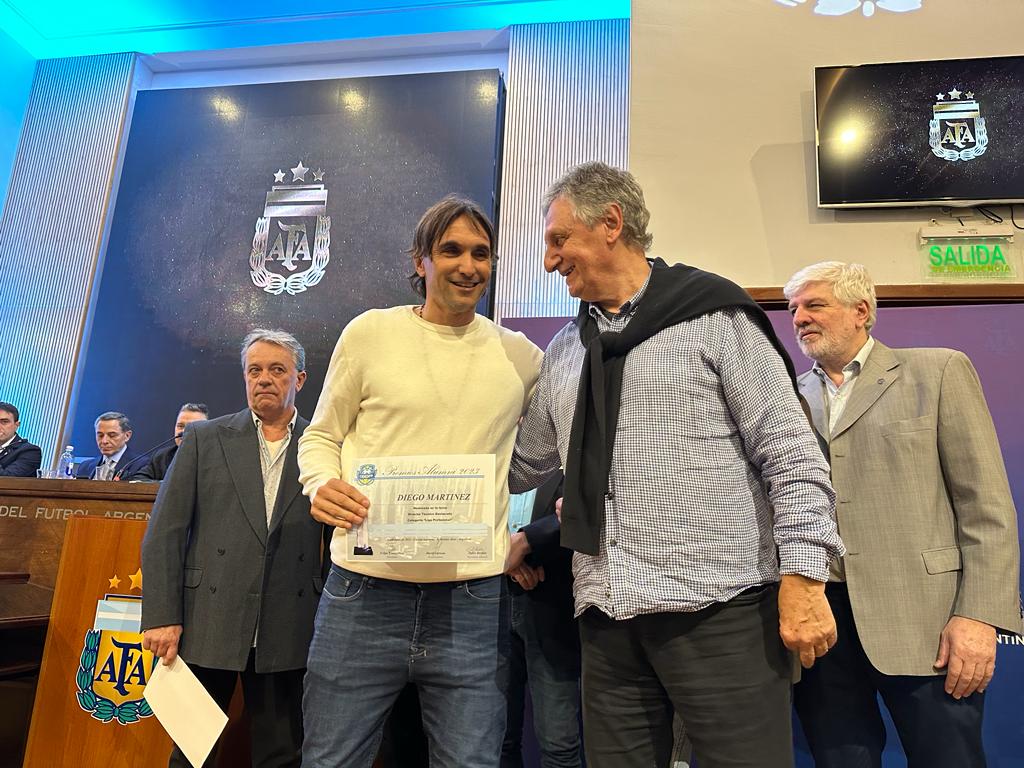 Sr llevó a cabo el evento más importante de la familia futbolera Entrega de Diplomas #PremiosAlumni2023  #futbl🇦🇷 <a href="/CIDEDFA/">CIDEDFA</a>
<a href="/afa/">AFA</a> <a href="/DavidBLarrosa/">DAVID LARROSA</a>
