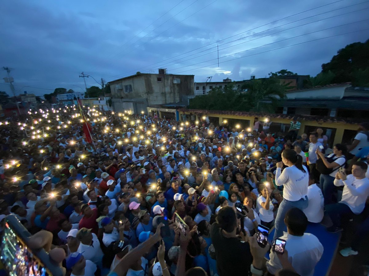 Venezuela ya cambió, las Primarias ya han logrado buena parte de su propósito.

A 30 días de las Primarias los venezolanos nos preparamos con emoción y responsabilidad para un día histórico. 

Será un día de unión familiar y compromiso con un futuro luminoso en el que todos, los