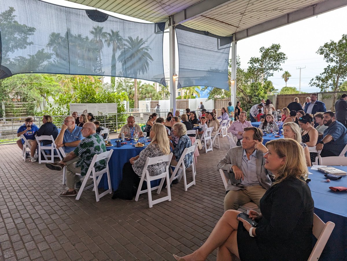 JamieKahns's tweet photo. BofA Family Night @MoteMarineLab. Honored @BankofAmerica named Entrance Lobby sponsor for new Mote SEA Aquarium to open '25. Not just an aquarium, economic driver creating 260 jobs/contributing $28mil annually. Building a stronger community together. #IWorkForBofA #BofAGrants https://t.co/chRKcF6ny3
