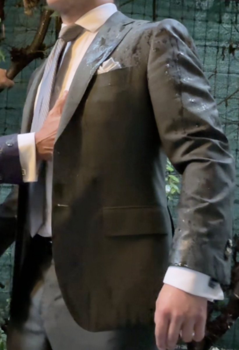 Mannsuits (Now on OnlyFans!) tweet media