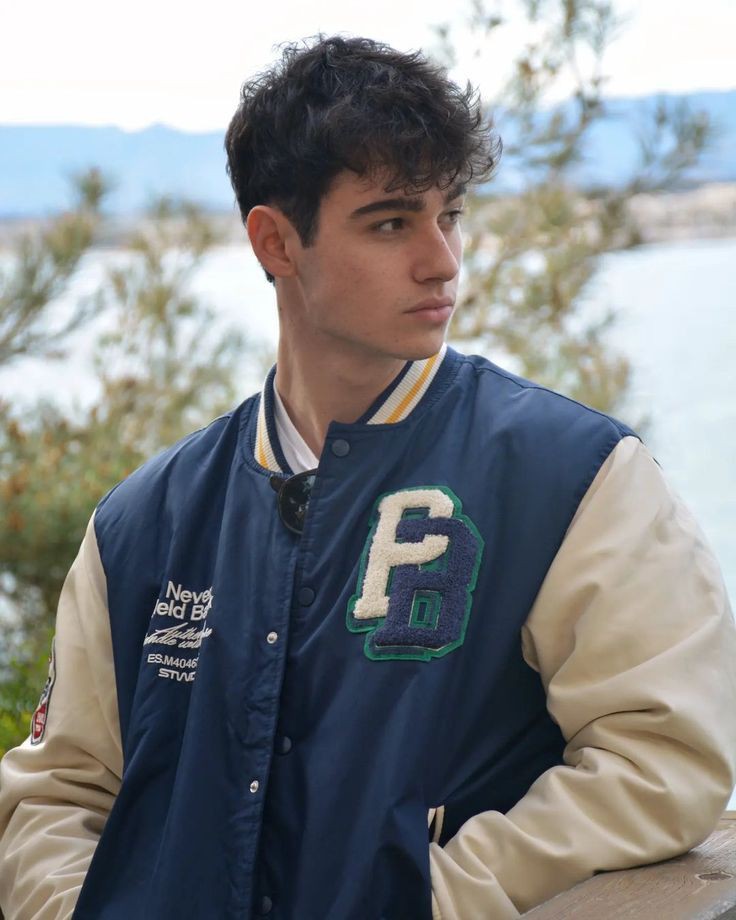 markbelby's tweet photo. [@𝐛𝐞𝐥𝐛𝐲𝐦𝐚𝐫𝐤 | ig post]

still a Ravenclaw boy https://t.co/wDWc3Pl4rq