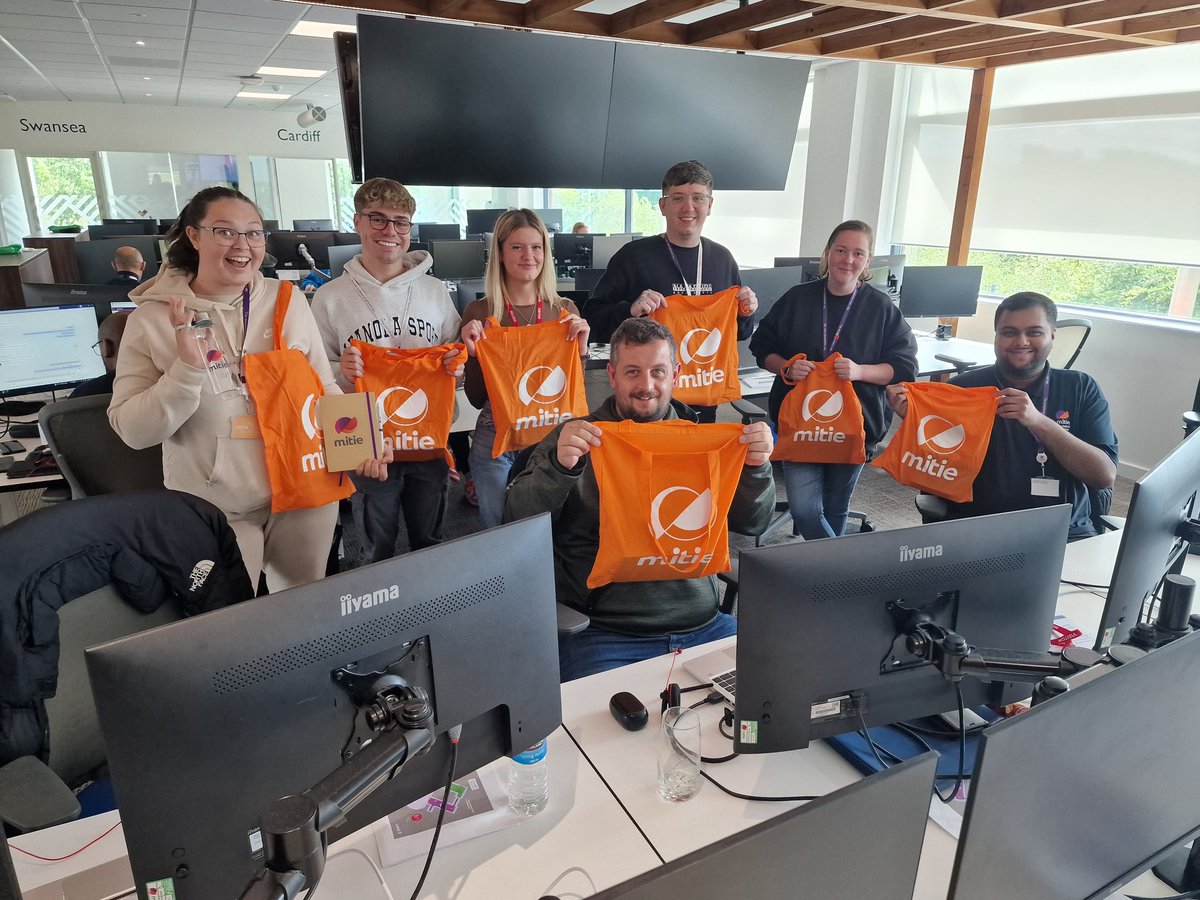Had the chance to pop upstairs in the TSOC today and meet some of the National Grid team on the helpdesk! Only right that we shared some of the Goodie bags we had for all of our staff on the contract! Great Work Team 👏 <a href="/mitie/">Mitie</a>