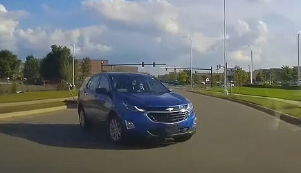 WeblogsNL's tweet photo. Idiots In Cars (175) https://t.co/7rSq9umiiR https://t.co/twTKzgHKwH