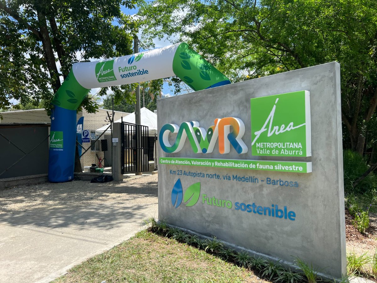 Areametropol's tweet photo. 🥳Hoy, celebramos la entrega de El Bloque clínico y de cuarentena del #CAVR del Valle de Aburrá, lo que nos convierte, en el centro de atención de fauna silvestre más grande de Latinoamérica.

Todo sobre nuestro #CAVR aquí:
⬇️
https://t.co/ZeAA2s2uHp https://t.co/S0W0F7rRUm