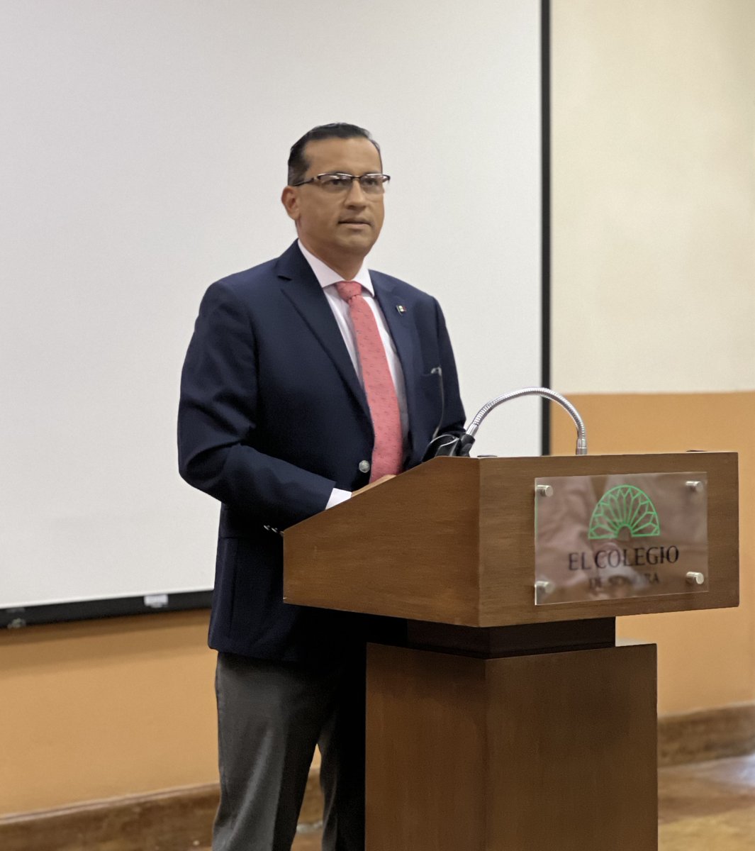 Colsonora's tweet photo. El Lic. José Julio Rascón Soria, presidente del Consejo Directivo de @notariadosonora  impartió este viernes a la comunidad de @ColSonora  la charla: 

✍️"𝗦𝗲𝗽𝘁𝗶𝗲𝗺𝗯𝗿𝗲, 𝗺𝗲𝘀 𝗱𝗲𝗹 𝘁𝗲𝘀𝘁𝗮𝗺𝗲𝗻𝘁𝗼". https://t.co/dX3ar5jle2