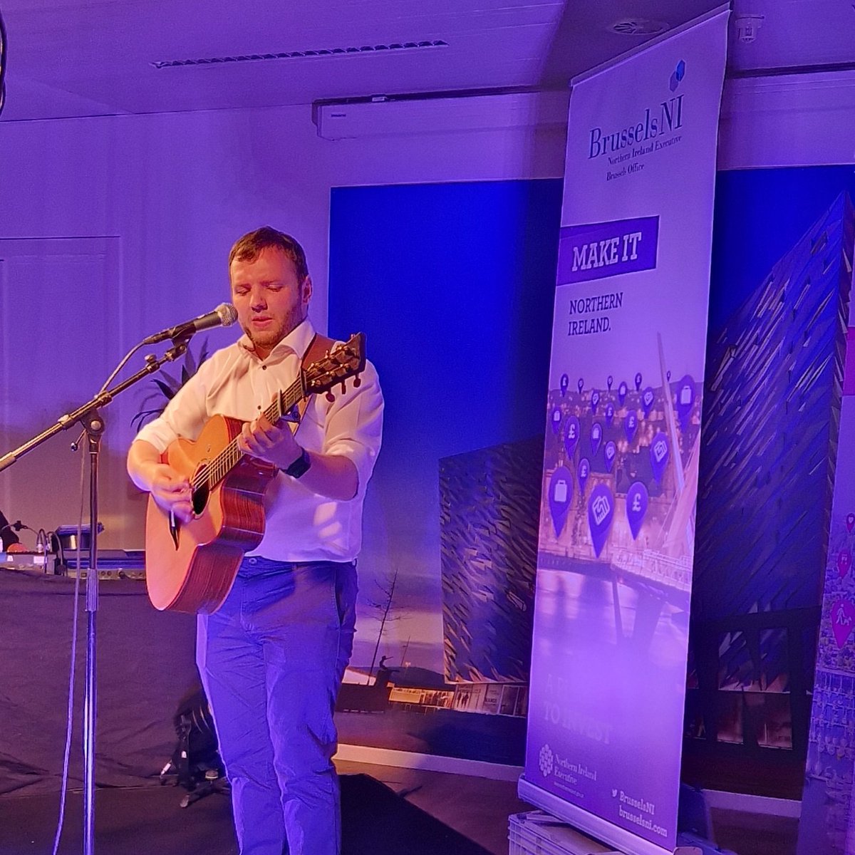 .@BrusselsNI #CultureNight is always a highlight of the rentrée season! Fantastic music from @jack_warnock and delicious Northern Ireland food 💜