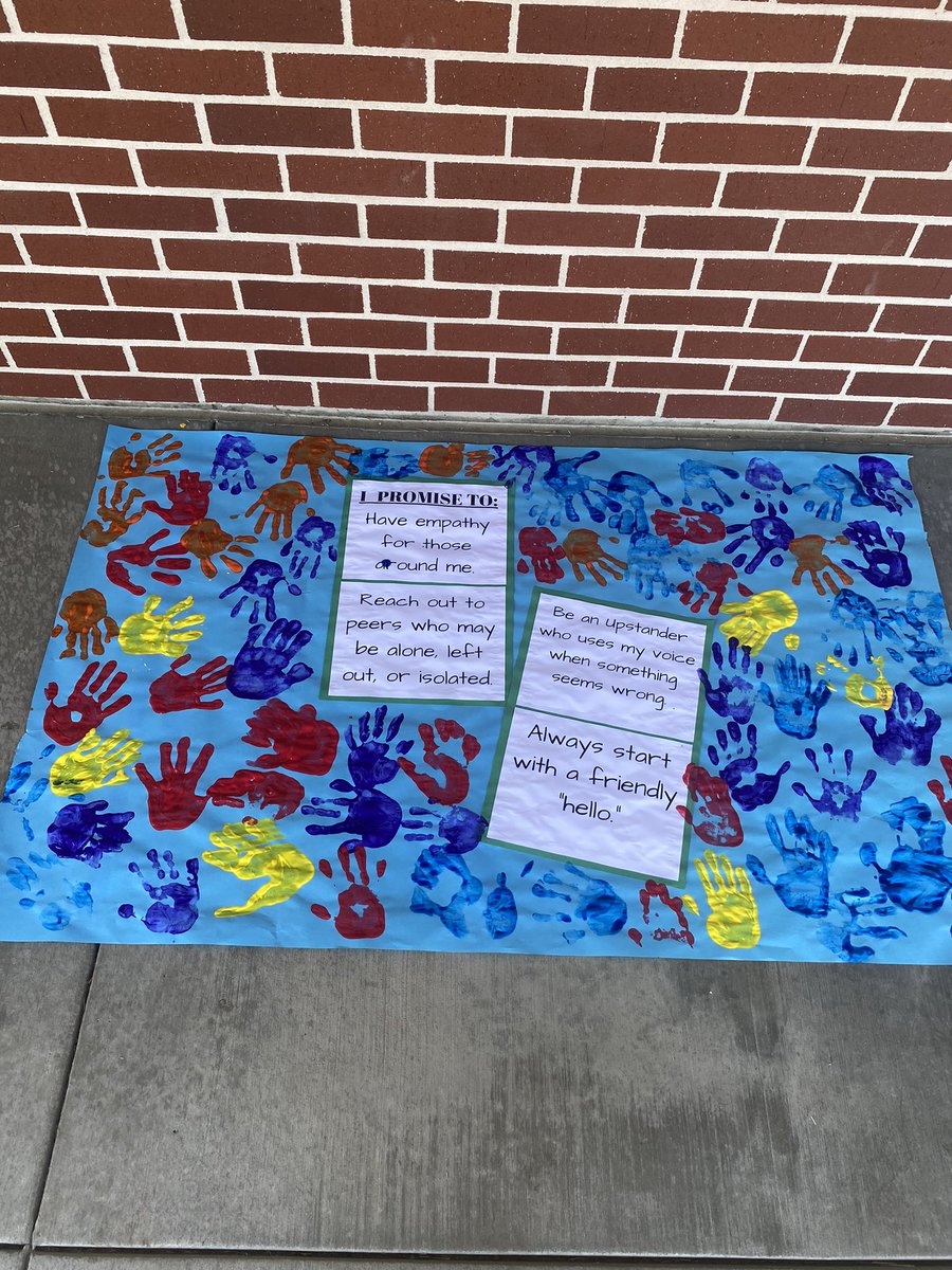 Our students along with principal Hicks and staff, including Mr. Carter made a Start with 👋🏼 Hello Promise Pledge to promise to have empathy for those around them and to keep the Start with Hello spirit going throughout the year! #HighgateHuskies <a href="/PBVUSD/">Panama-Buena Vista Union School District</a> <a href="/ms_mhicks/">Morgan Hicks</a> <a href="/shellytiffin/">Shelly Tiffin</a>