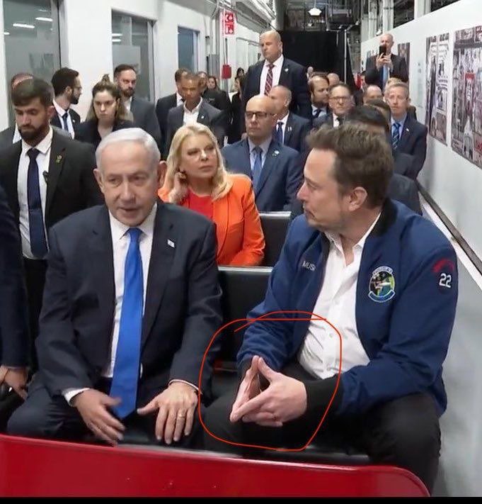 Elons in the club. 😉