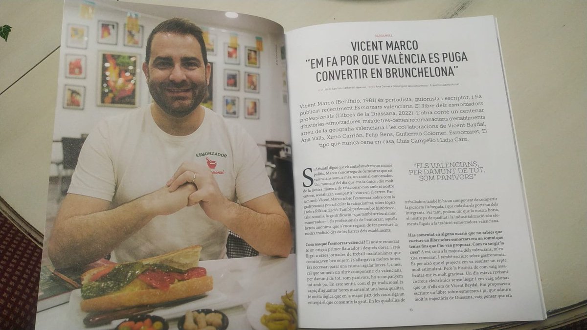 Ja tenim ací la <a href="/RevLletraferit/">Revista Lletraferit</a> #34 en paper, amb entrevista esmorzadora de servidor a <a href="/Vicent_Marco/">Vicent Marco</a> i fotos d'<a href="/AnnieMoonPhotos/">Ana Cervera Domínguez</a>! ❤️‍🔥🤟