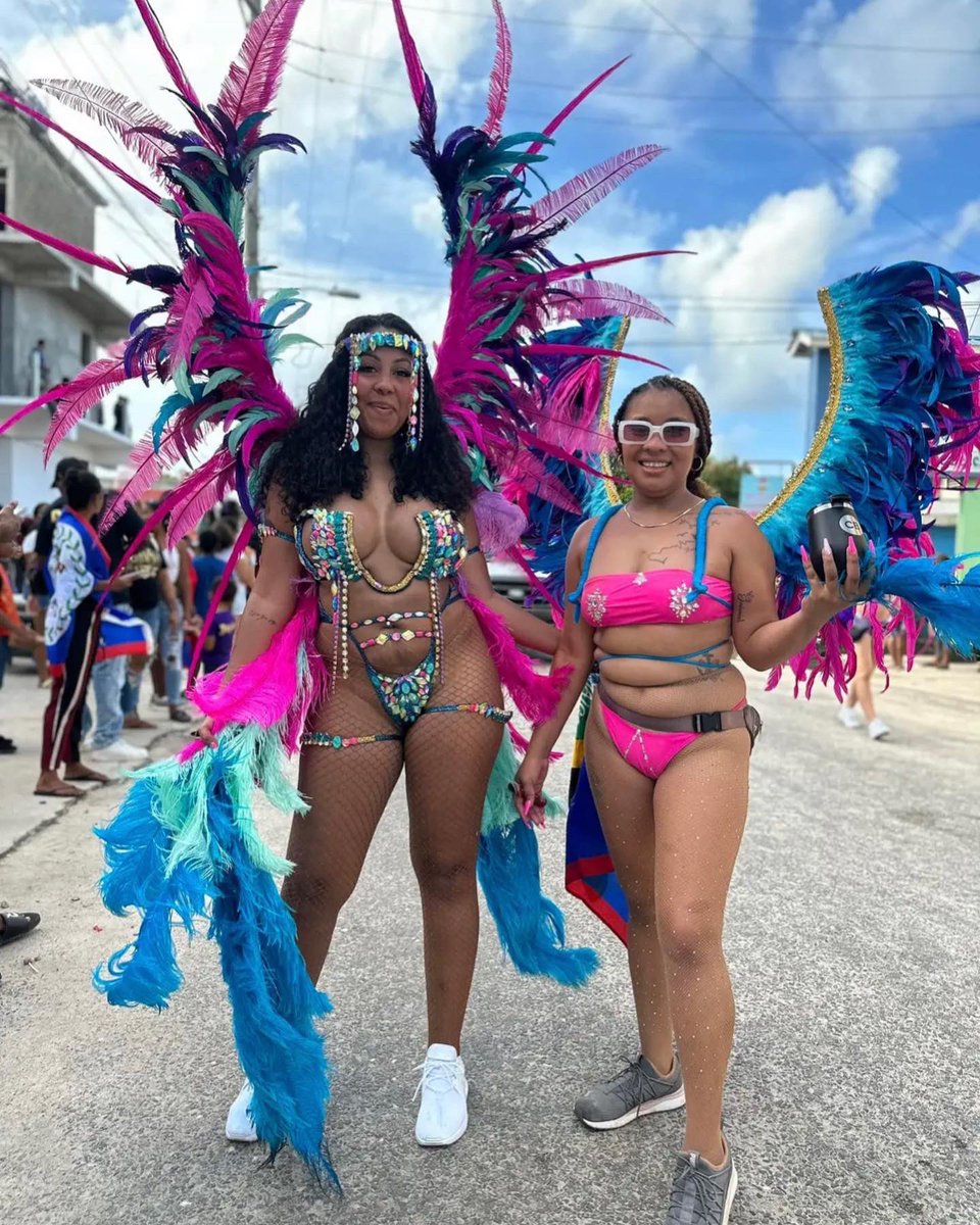 belizenyourself's tweet photo. ❤️ Placencia Carnival ❤️

🇧🇿 Belize@42 🇧🇿 

📷 hotoffthepressbz 

#belize #placenciabelize #belizeit #IndependenceDay #alwaysbelizeinyourself #belizeinyourself https://t.co/fPWwVCSCM9