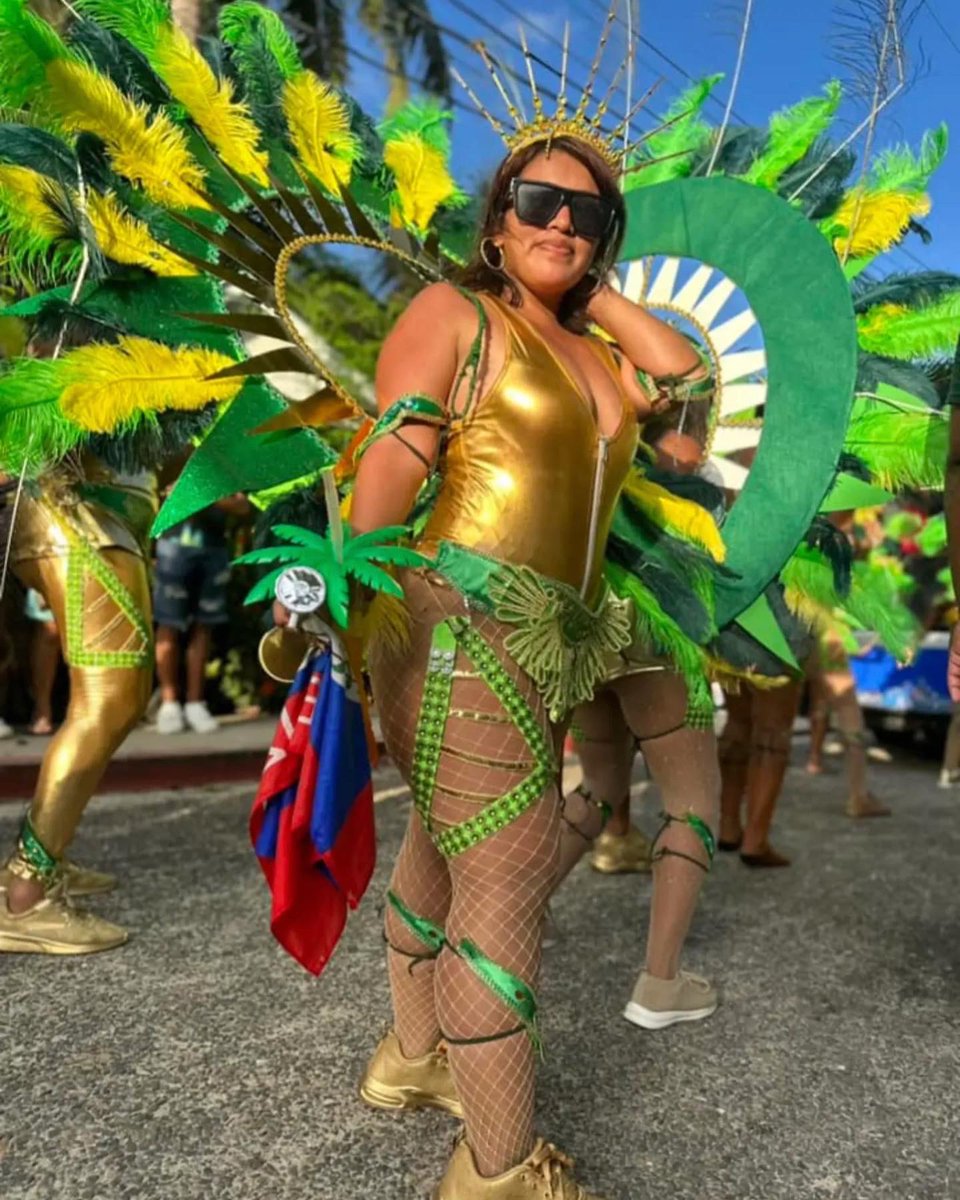 belizenyourself's tweet photo. ❤️ Placencia Carnival ❤️

🇧🇿 Belize@42 🇧🇿 

📷 hotoffthepressbz 

#belize #placenciabelize #belizeit #IndependenceDay #alwaysbelizeinyourself #belizeinyourself https://t.co/fPWwVCSCM9