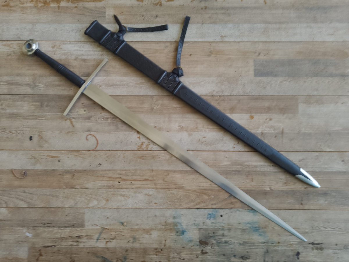 ArannReichhardt's tweet photo. Aaaaand after what felt like ages
Im finishing the newer swords!

If you help me get aaaaaall the world to see them I'd be very grateful:3 (ok maybe not all the world but those of them on twitter) https://t.co/jHdfo9y7rR