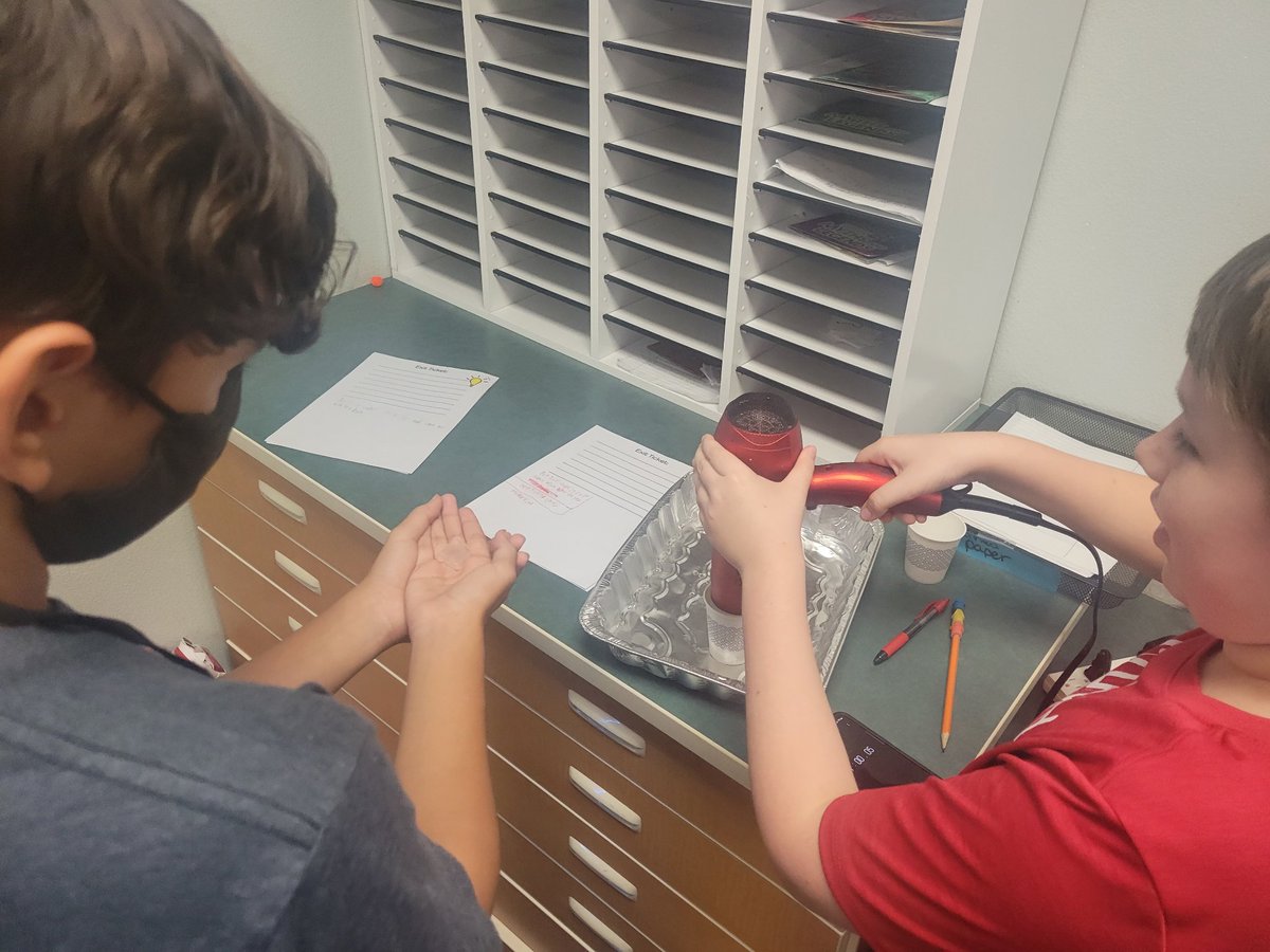 BesdGifted's tweet photo. @MomentBulb @JasinskiJaguars Learning Unlimited 6th graders conducted states of matter experiments as part of their Lightning Thief interdisciplinary unit. #gifted #buckeyegifted https://t.co/ORqHZENwyX