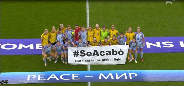olgarodriguezfr's tweet photo. Qué grandes son. 

“Our fight is the global fight” 

#SeAcabó https://t.co/zjB5RwnICl