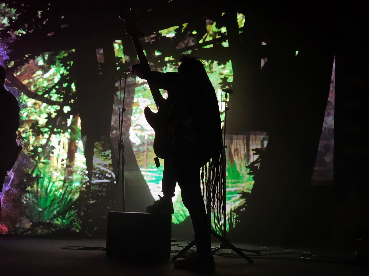 ChelC_FrosT's tweet image. What a glorious night for music #FridayFeeling @thaikudambridge #Prax