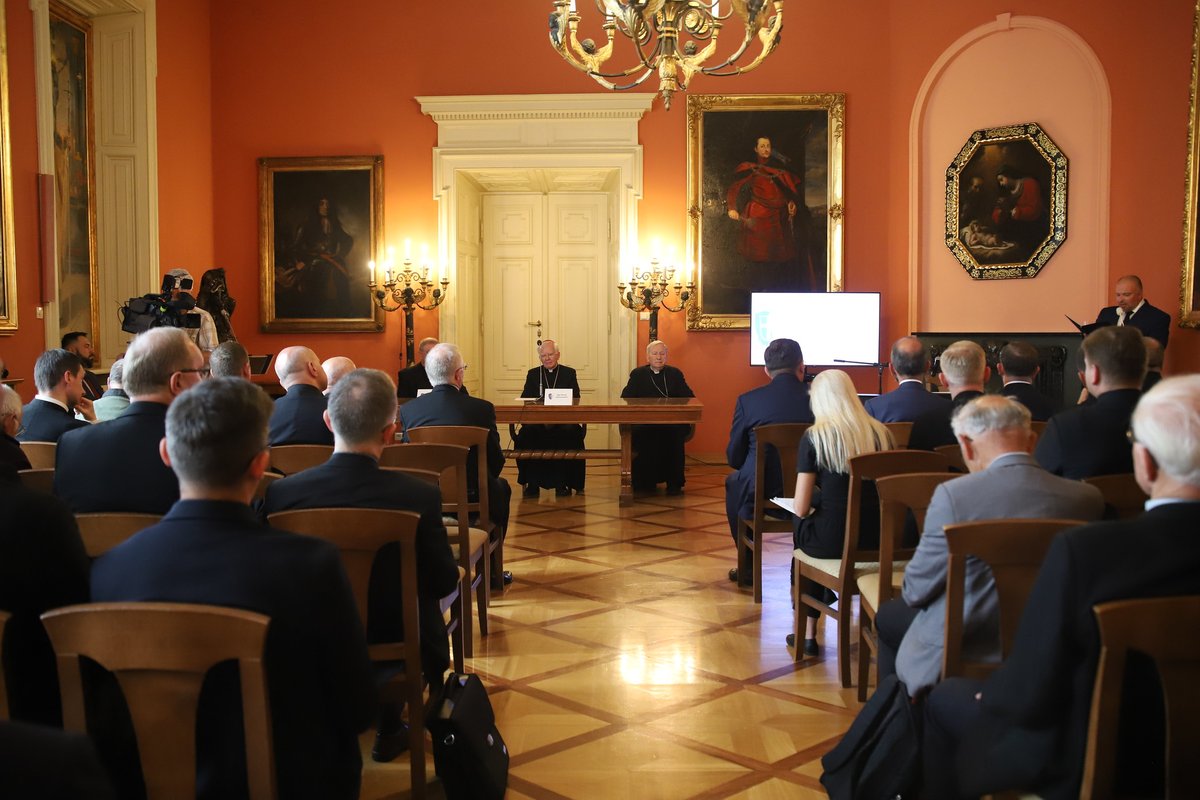 P_Radzynski's tweet photo. Inauguracja Collegium Voytylianum👇

https://t.co/GljjGvG2Os https://t.co/5g9LaCR2OF