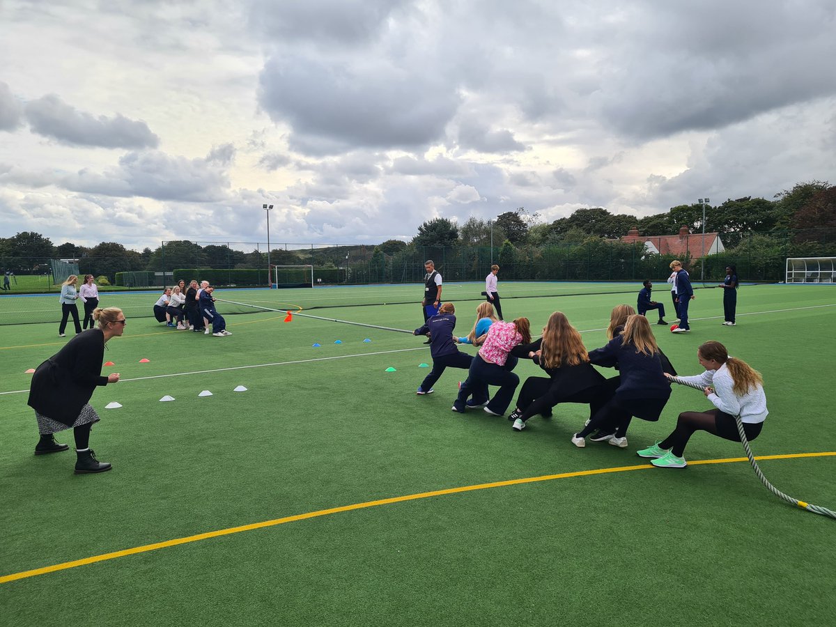 CashellTim's tweet photo. A busy @ScarColl week culminating with the first 'big' inter-house competition; tug-of-war. Very close between Crews and Hornby with the latter claiming overall (unbeaten) victory across both boys' and girls' competitions https://t.co/9LgWqrAF3V