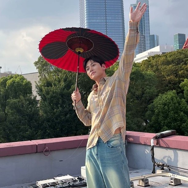 JCW_GREEK_FC's tweet photo. 22/09/2023
IG update
From our lovely boy with memories from JAPAN🗼🗼🗼🗼🗼🗼❣️❣️❣️❣️❣️❣️❣️

@jichangwook
#bangchigu
@disneyplusjp

#JICHANGWOOK
#JCW
#JICHANGWOOK_ARCHIVE
#springcompany_official
#지창욱 https://t.co/sQd0oDr4KM