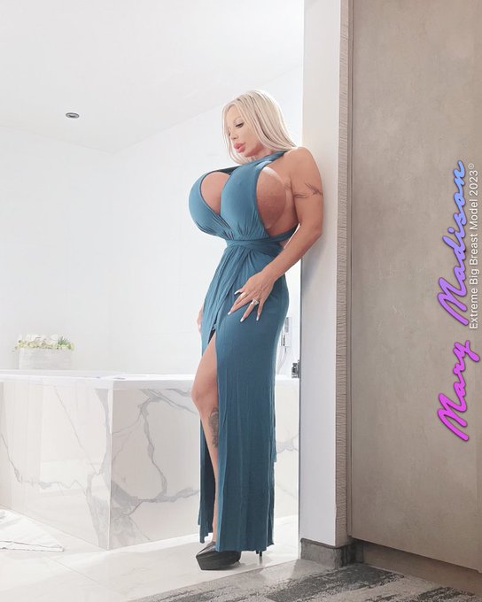 ✨ Stepping into the night like a starlit dream in my stunning azure gown and 7-inch platform heels! 💙🌟<a href="/tag/eleganceinblue"class="tags"><span>#eleganceinblue</span></a><a href="/tag/nightoutgoals"class="tags"><span>#nightoutgoals</span></a><a href="/tag/glamorousnigh"class="tags"><span>#glamorousnigh</span></a>