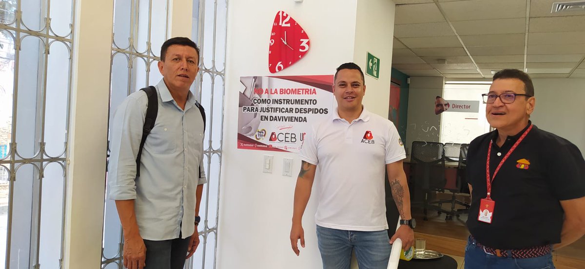 acebnacional's tweet photo. ACEB Medellín | #AEstaHorae en mítines de denuncia en @Davivienda  por #FalsosPositivosDisciplinarios Exigimos al banco no continúe con su política de atropellos y despidos 

❌NO a la biometría como instrumento para justificar despidos ¡ Afíliate ! ACEB 313 8700509 @uniamericas https://t.co/hLU8Kv8Gt4