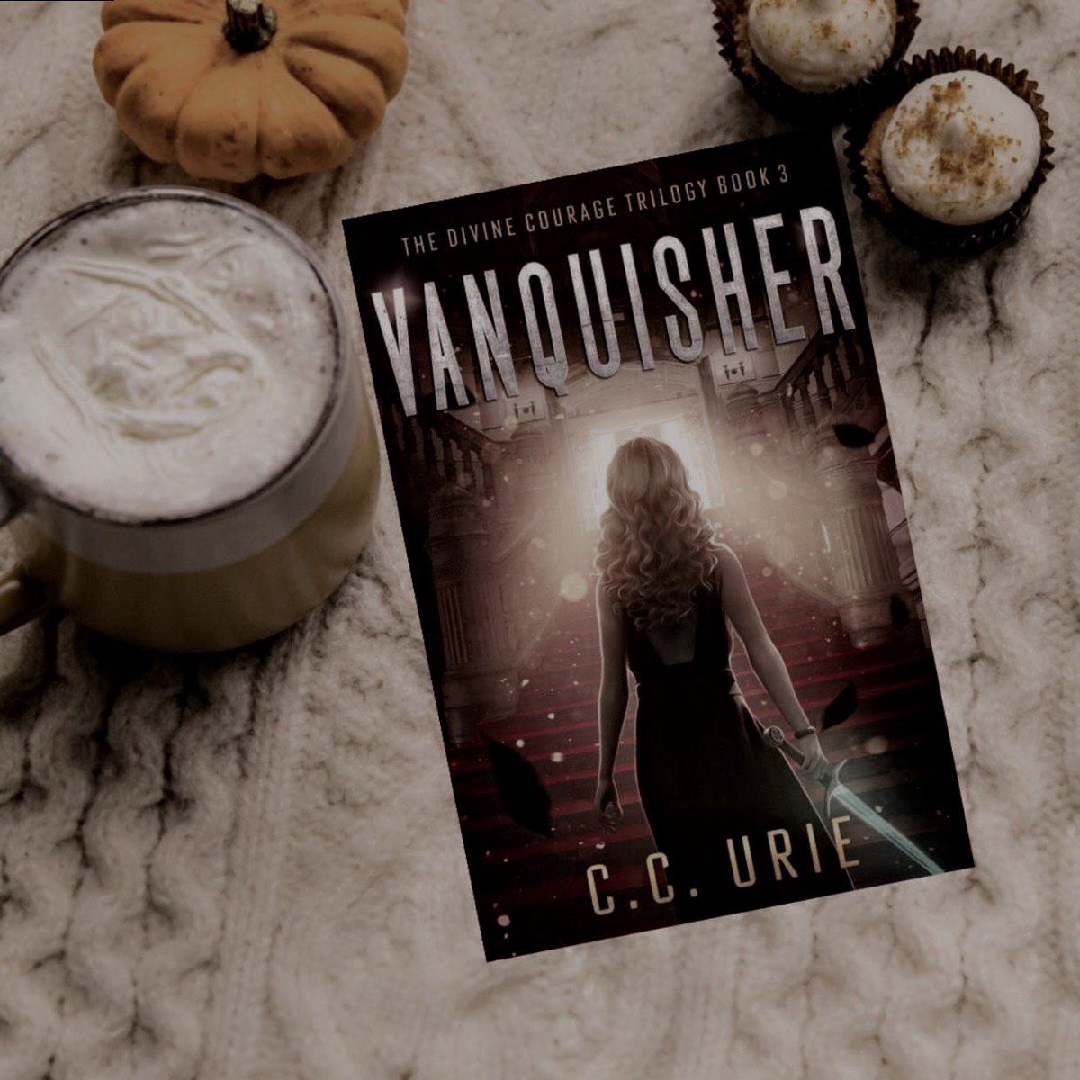 🥀 𝕽𝖊𝖑𝖊𝖆𝖘𝖊 𝕯𝖆𝖞 🥀

🦇 ᴠᴀɴQᴜɪꜱʜᴇʀ (ʙᴏᴏᴋ 3 ᴏꜰ ᴛʜᴇ ᴅɪᴠɪɴᴇ ᴄᴏᴜʀᴀɢᴇ ᴛʀɪʟᴏɢʏ ʙʏ ᴄ.ᴄ. ᴜʀɪᴇ 🦇 

amazon.com/Vanquisher-Div…
༺————————————————————༻
#newrelease #newbookalert #releaseday #vanquisher #ccurie #gothicreader