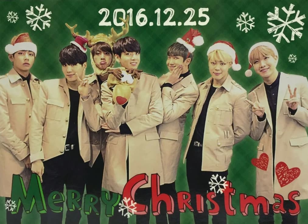 beyondtheakward's tweet photo. BTS Japan Fanclub Merry Christmas postcards scan
2015/2016
#btsscan #btsphotocard https://t.co/RC6xW4aXpS