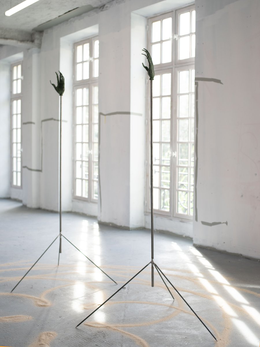 FORMATION
- 2023 : Résidence à la <a href="/VillaBelleville/">Villa Belleville</a>, Paris ; Résidence à la Villa Dufraine, Val d’Oise
- 2022 : Diplômée de l’<a href="/Ecole_ArtsDeco/">École des Arts Décoratifs, Paris</a>, Paris
- 2020 : Diplômée de la Haute École des Arts du Rhin, Strasbourg