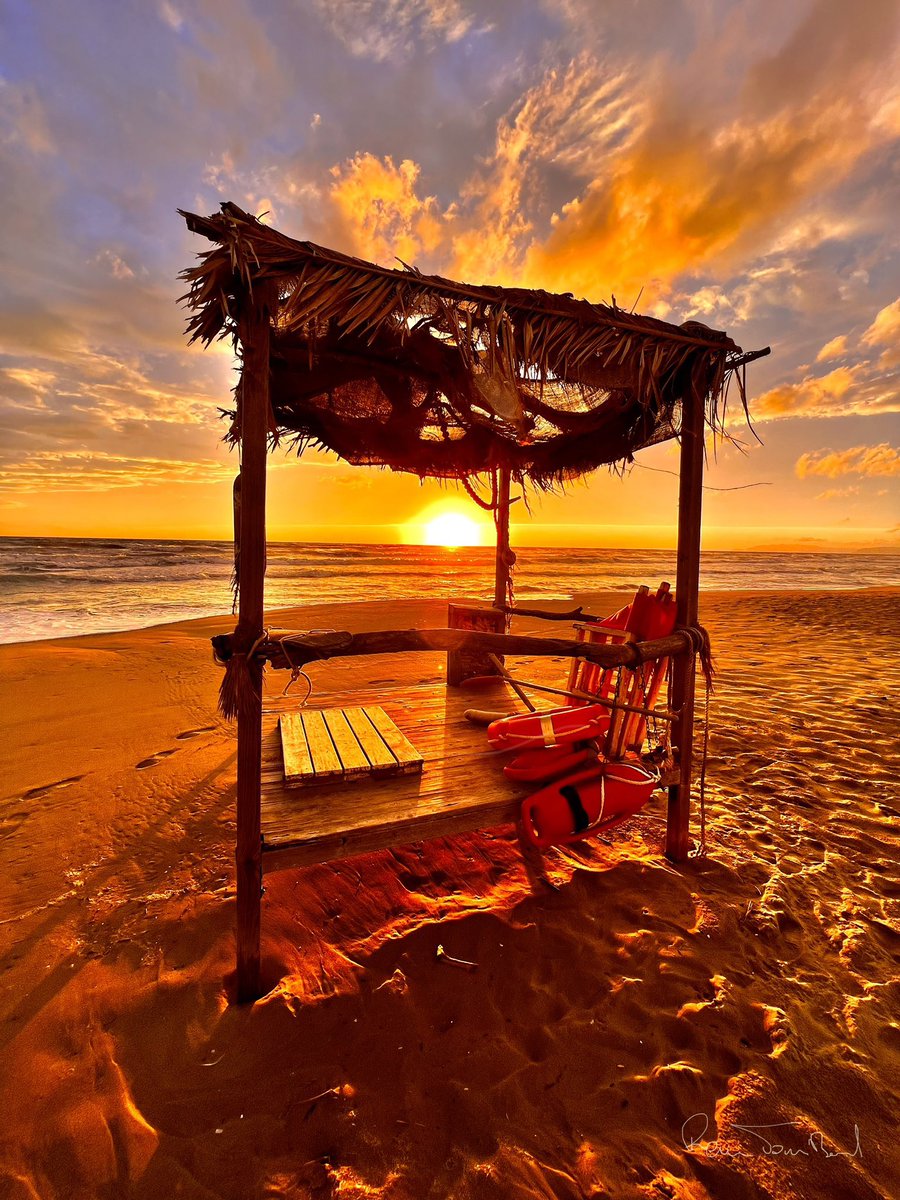 ReneTombarel's tweet image. En voyant un coucher de soleil comme celui-là, vous pensez que j’ai fait cette photo à quel endroit ?