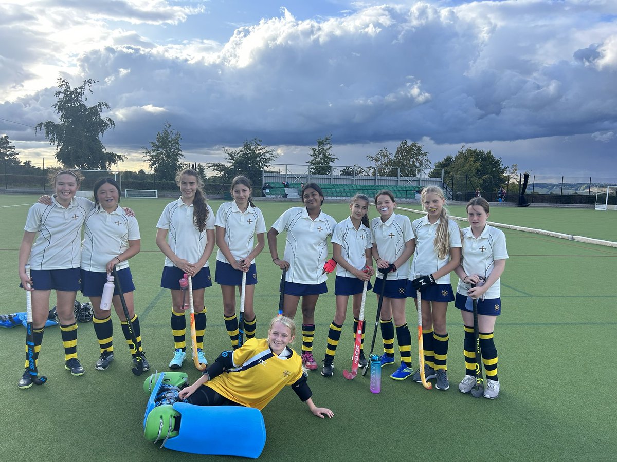 ElthamSport's tweet photo. @ElthamCollHock Girls U13A finished up Plate Runners up today at the annual Sevenoaks Tournament. Well done to all the girls involved as progress was made in every match and to only lose the final on sudden death penalties is a fantastic achievement 🥈🏑 https://t.co/GsRReOSZjH