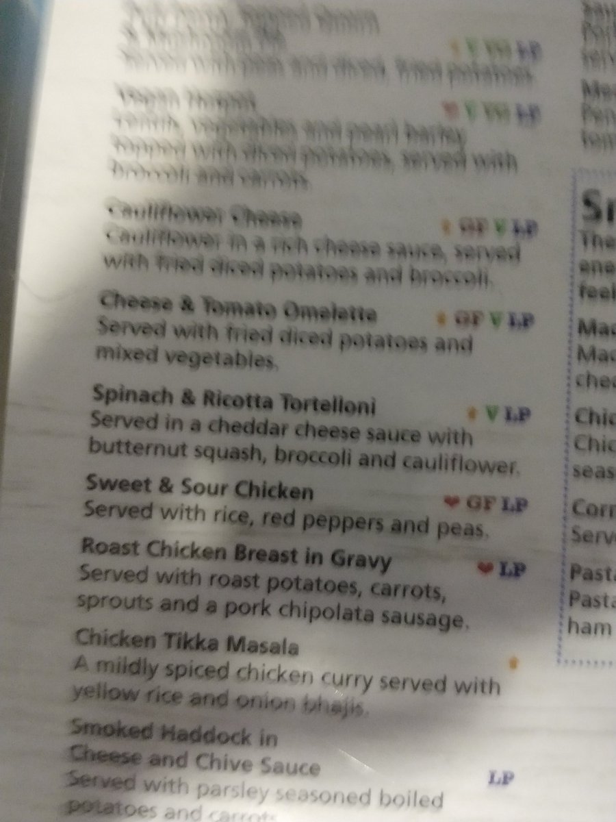 minxalure's tweet image. I&apos;m visiting an elderly relative in hospital &amp;amp; the food menu looks so good, I need to find a way to get myself admitted in here; it&apos;s lush! I thought the NHS was supposed to be on its knees &amp;amp; bankrupt; how on earth can they afford all this? Look at the choices! 😮🐷 #yummymenu