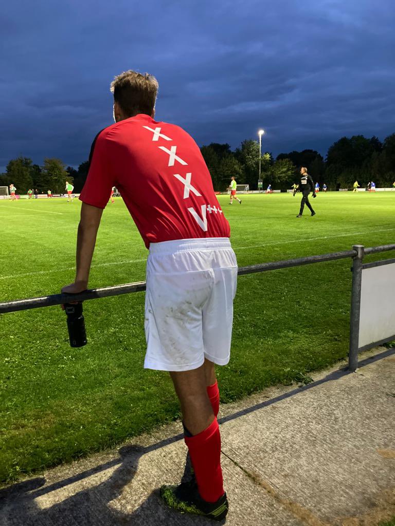 HarkemaseBoys's tweet photo. Harkemase Boys 35+ hat de eerste wedstriid ien Stynsgea won mei 1-0 tsjin it fean! https://t.co/qzMuTaXsmE