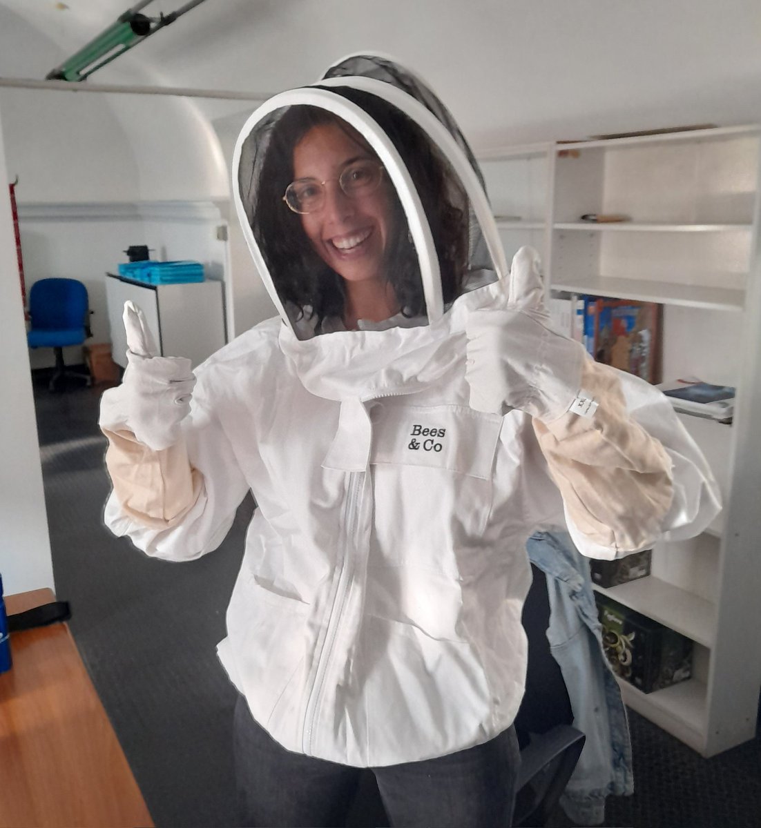 yeastCellCell's tweet image. Silvia is ready for field work and fighting against any type of aggressive insects