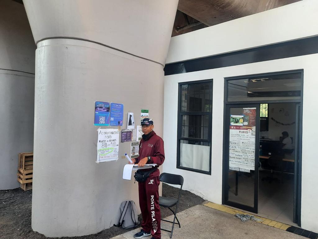 InfoCdMex's tweet photo. La #DVPE visitó varios @CdmxPilares para extender una invitación a unirse a los Concursos Nacionales de TikTok #60SegundosParaInformarme e Instagram #TransparenciaDerechoLlave, además del Primer Concurso Juventudes Universitarias. 
Agradecemos el apoyo de @SECTEI_CDMX https://t.co/hG3Wms6V3e