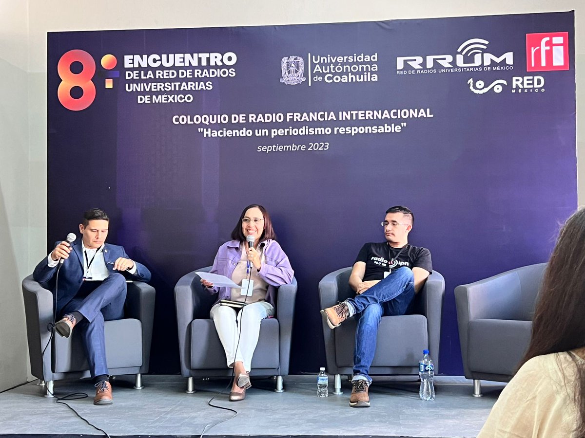 Mesa de diálogo sobre investigar la radio universitaria en el encuentro 2023 de la #RRUM