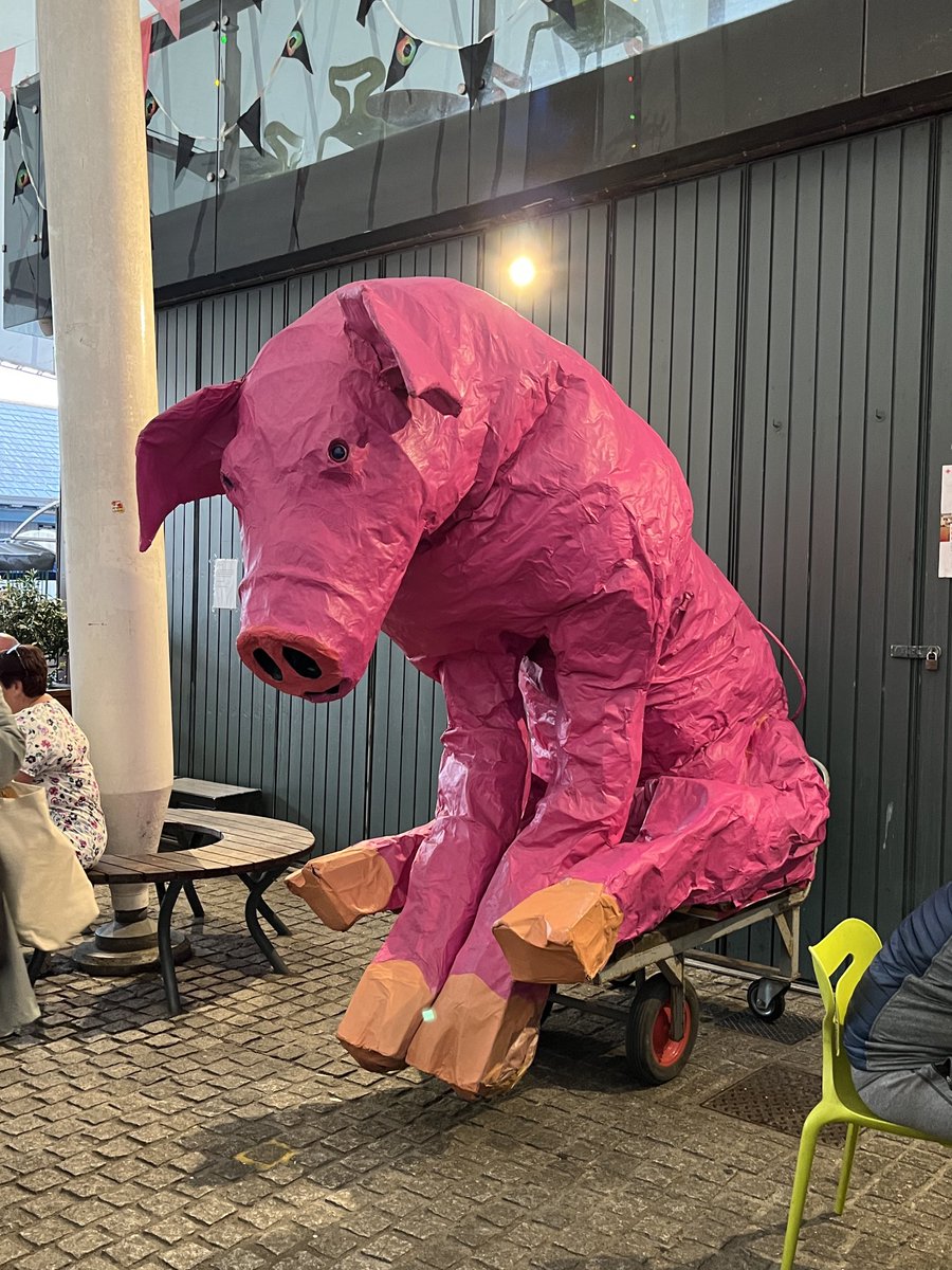 Laura Little tweet media