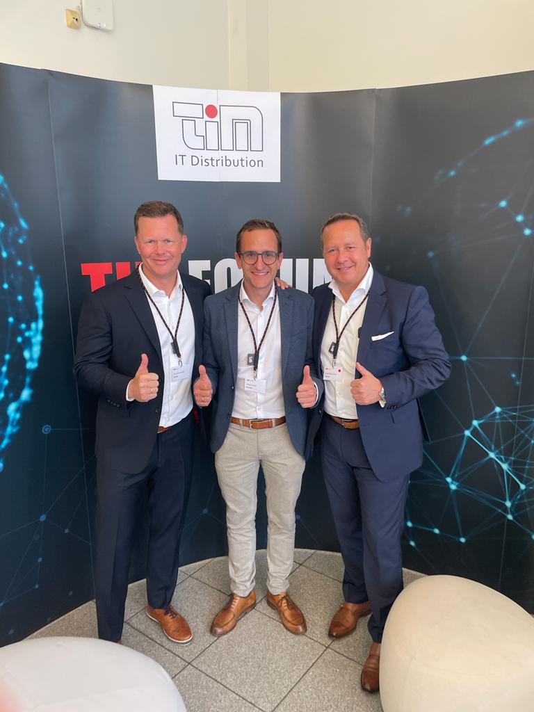 ProLionOfficial's tweet image. We&apos;re thrilled to have been a part of this year&apos;s TIM AG forum. Our CEO, Robert Graf, had the opportunity to shed light on what truly counts in today&apos;s ransomware landscape: safeguarding storage infrastructure. 💪🔒

#TIMAGForum #CybersecurityForum