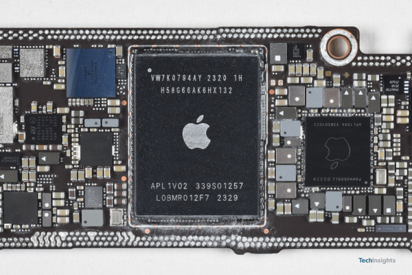 Want to know the hidden details of the #iPhone15Pro? Check out our live blog to see details of the Logic board annotated.  👉📱bit.ly/3t27VnI

#apple #iphone15 #A17 #smartphone #teardown