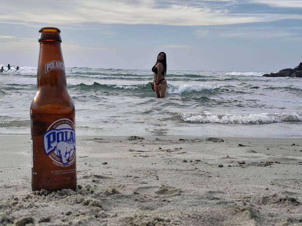 AnguloAlava's tweet photo. Que no se note la sutil propaganda. Jaja
#beachlover #tanning #perfectcolor #smile #beauty
#happiness #justhavinfun #brunette #love #fashion #bikinigirl
#sunnyday #salinas #montañita #tattoedgirl #wildbikini #landscape https://t.co/rlGoNLjrTa
