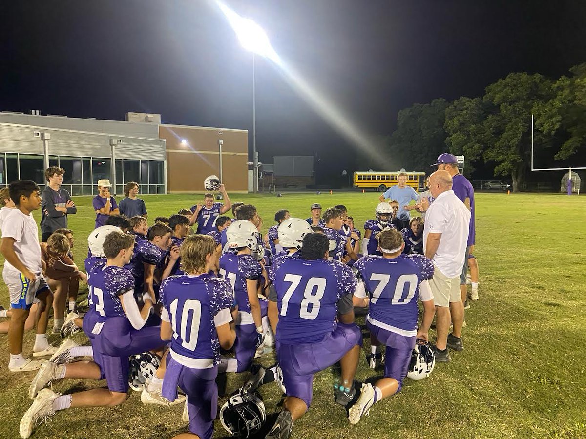 Hounds sweep Navarro! The Greyhounds ran away with three wins on Thursday night. The 8A team capped off the night with a 43-6 victory, which improves them to 3-0 on the season. Way to go Hounds!
8A- 43-6 W
7A- 13-0 W
7B 13-6 W