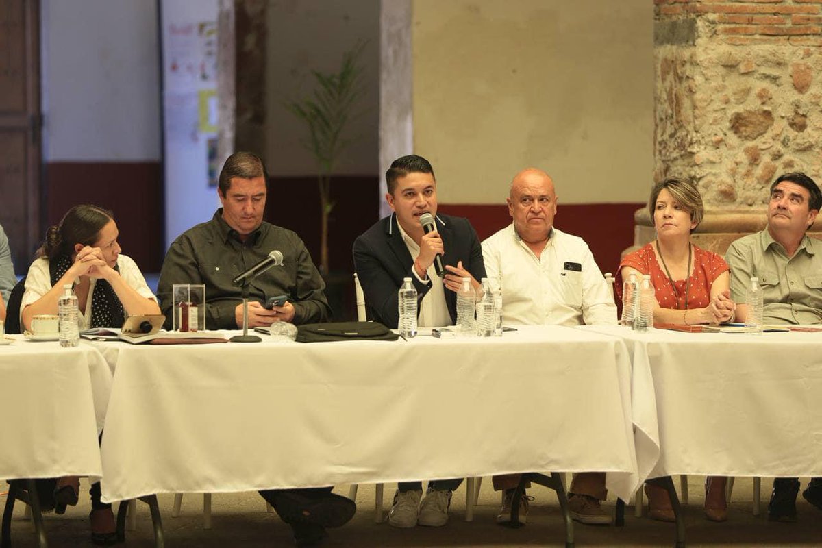 NotiAltos's tweet photo. Buscan reafirmar a Lagos de Moreno como destino turístico
El objetivo es  plantear la estrategia de relanzamiento de Lagos de Moreno como destino turístico y reposicionar su imagen a nivel estatal, regional y nacional.
https://t.co/28a1bKbV2Y https://t.co/b4iWalz4XO