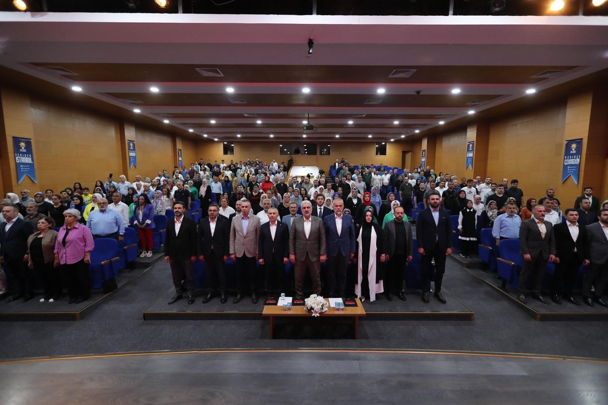 Çekmeköy'deyiz! İl Bşk <a href="/osmannnurika/">Osman Nuri Kabaktepe</a>, MV'miz <a href="/drummugulsen/">Ümmü Gülşen Öztürk</a>, İl Bşk Yrd <a href="/meozkaya/">Mehmed Emin ÖZKAYA 🇹🇷</a> İl YK <a href="/bekiraksu58/">bekir aksu 🇹🇷</a>, İlçe Bşk <a href="/akiniilhan/">Av.Akın İLHAN</a> ve teşkilatımızla belediyemizin hizmetlerini <a href="/AhmettPoyraz/">Ahmet Poyraz</a> Bşk'nımızdan dinledik. "Hedef Yeniden İstanbul"